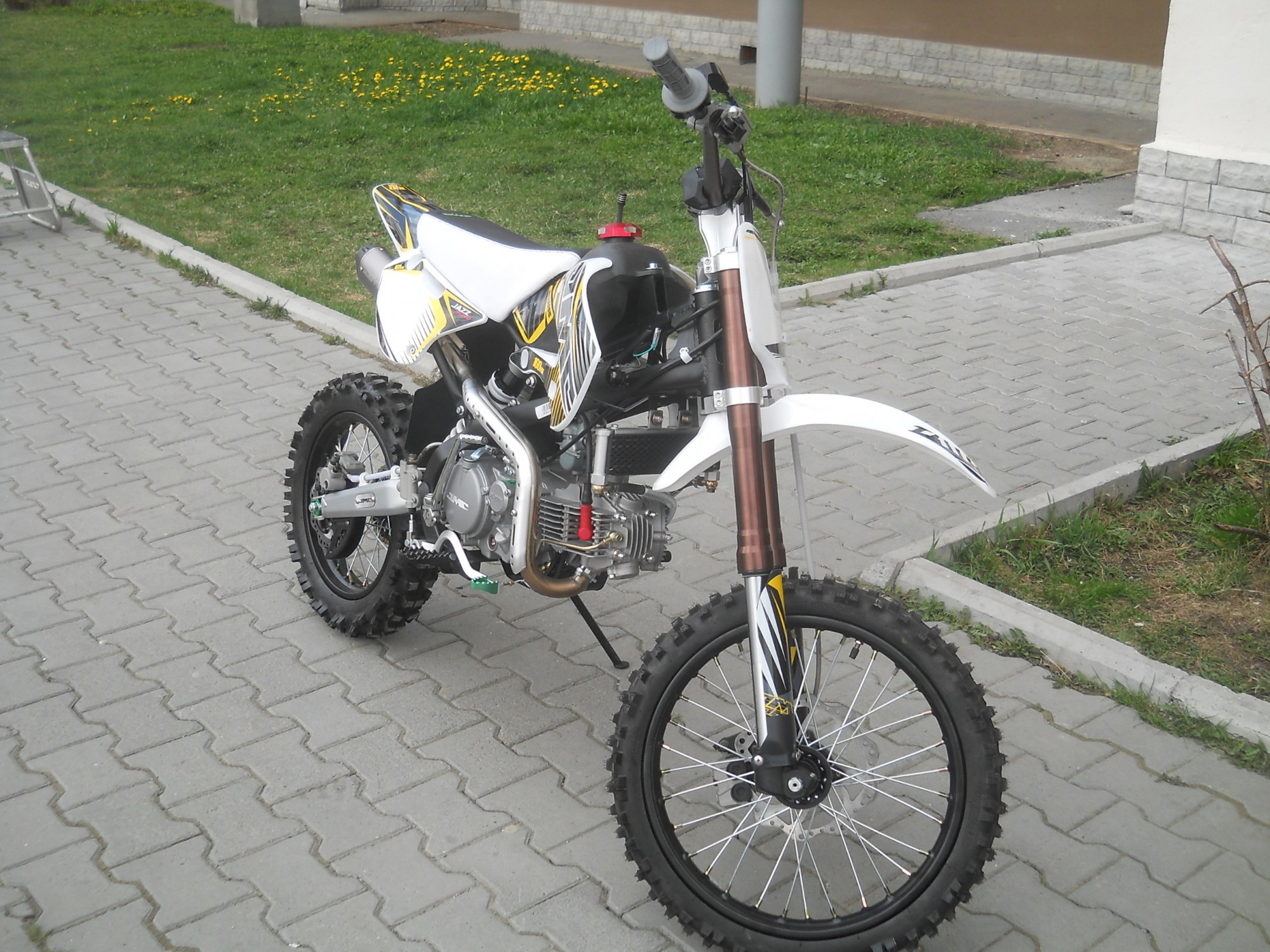 JMC 125 2 0