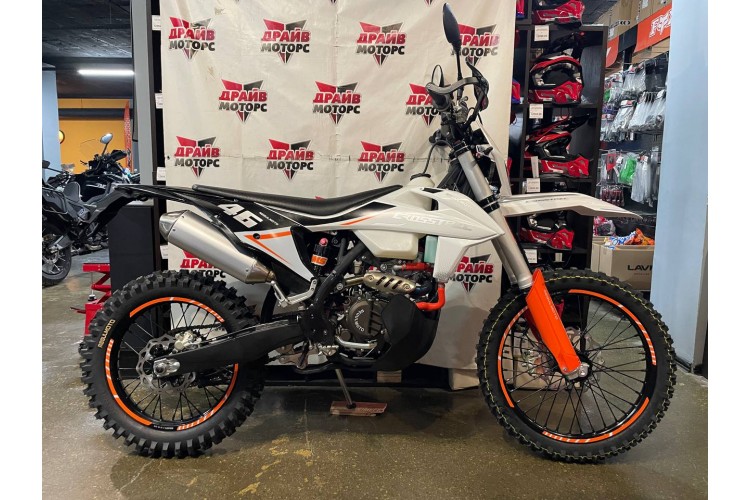 Мотоцикл Regulmoto CrossTrec 300 с ПТС (2025 г.)